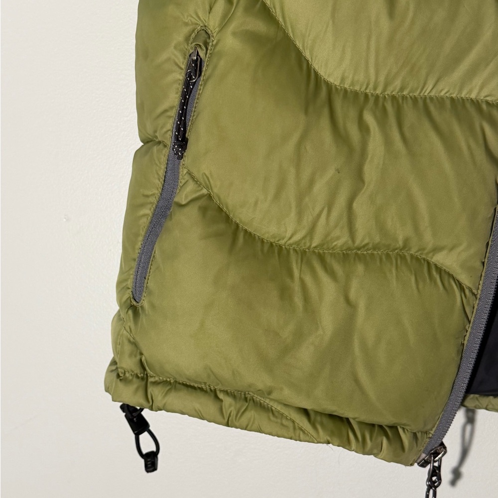 Mountain Hardwear Women’s Medium Down Puffer Vest Sage Green 85/15 Fill - Picture 3 of 8